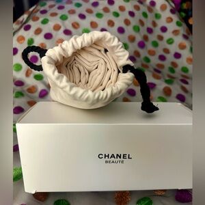 Chanel Beauté Beige Light Throw or Travel Blanket with Pouch  NWB GWP